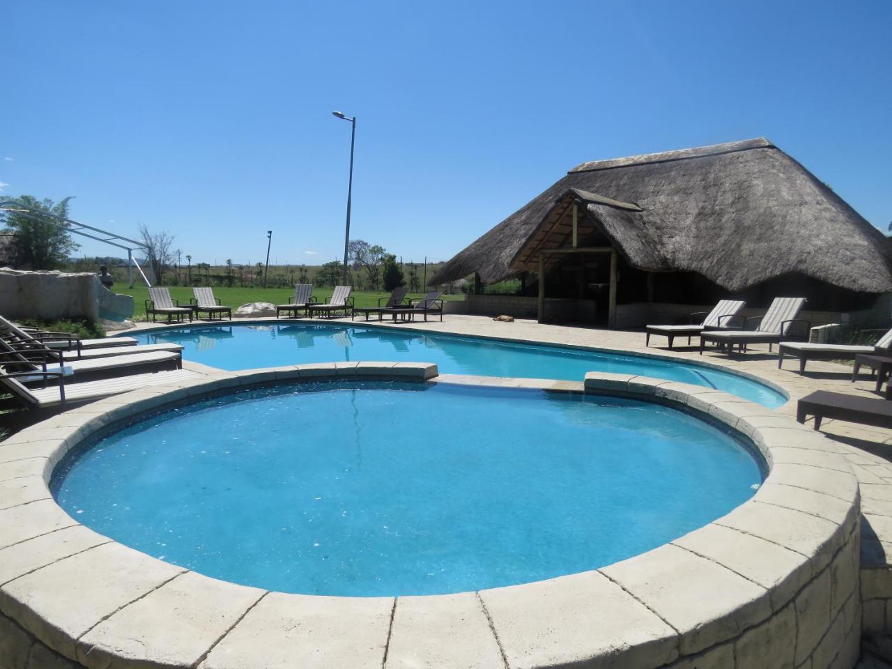 Dwaleni Farm Lodge Matsapha エクステリア 写真