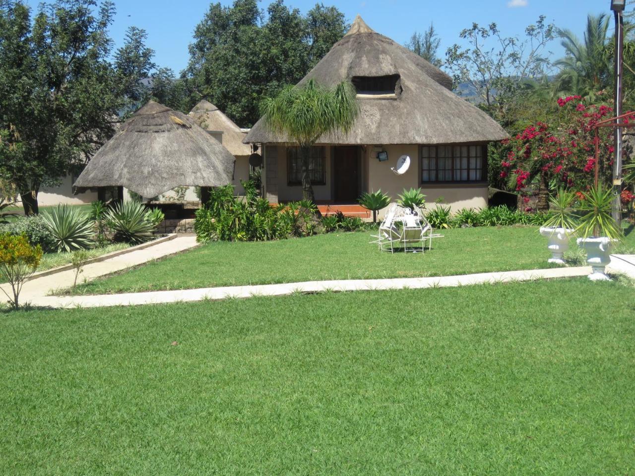 Dwaleni Farm Lodge Matsapha エクステリア 写真